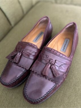 Johnston & Murphy Men's Burgundy Hayes Tassel Loafers - Classic Leather Slip-On